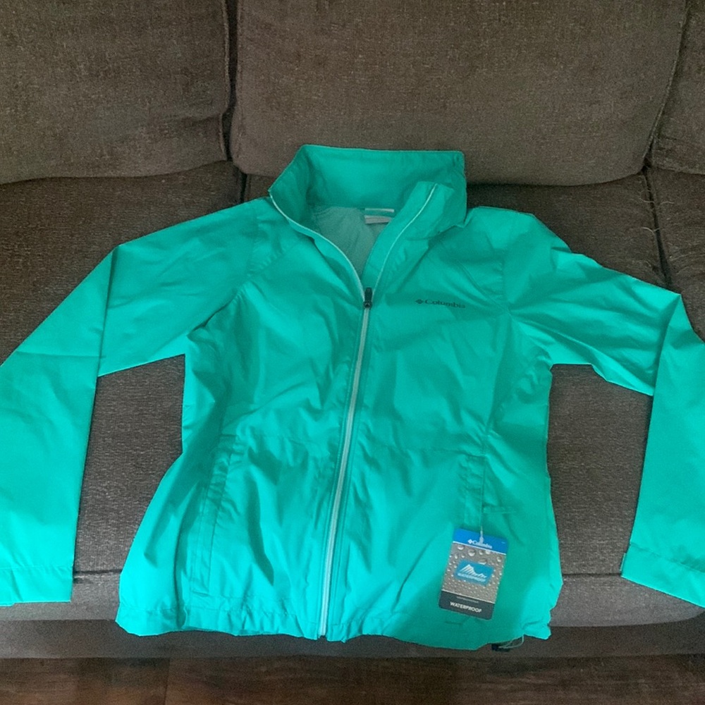 NWT Columbia rain jacket/windbreaker, size small
